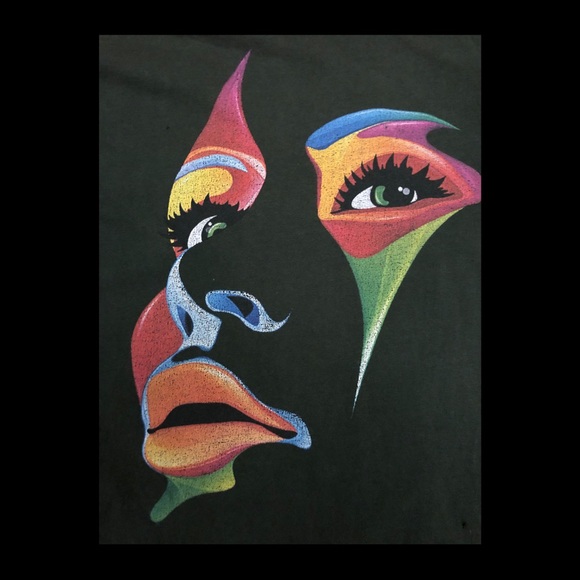 Gildan Graphic T-Shirt - Picture 1 of 3